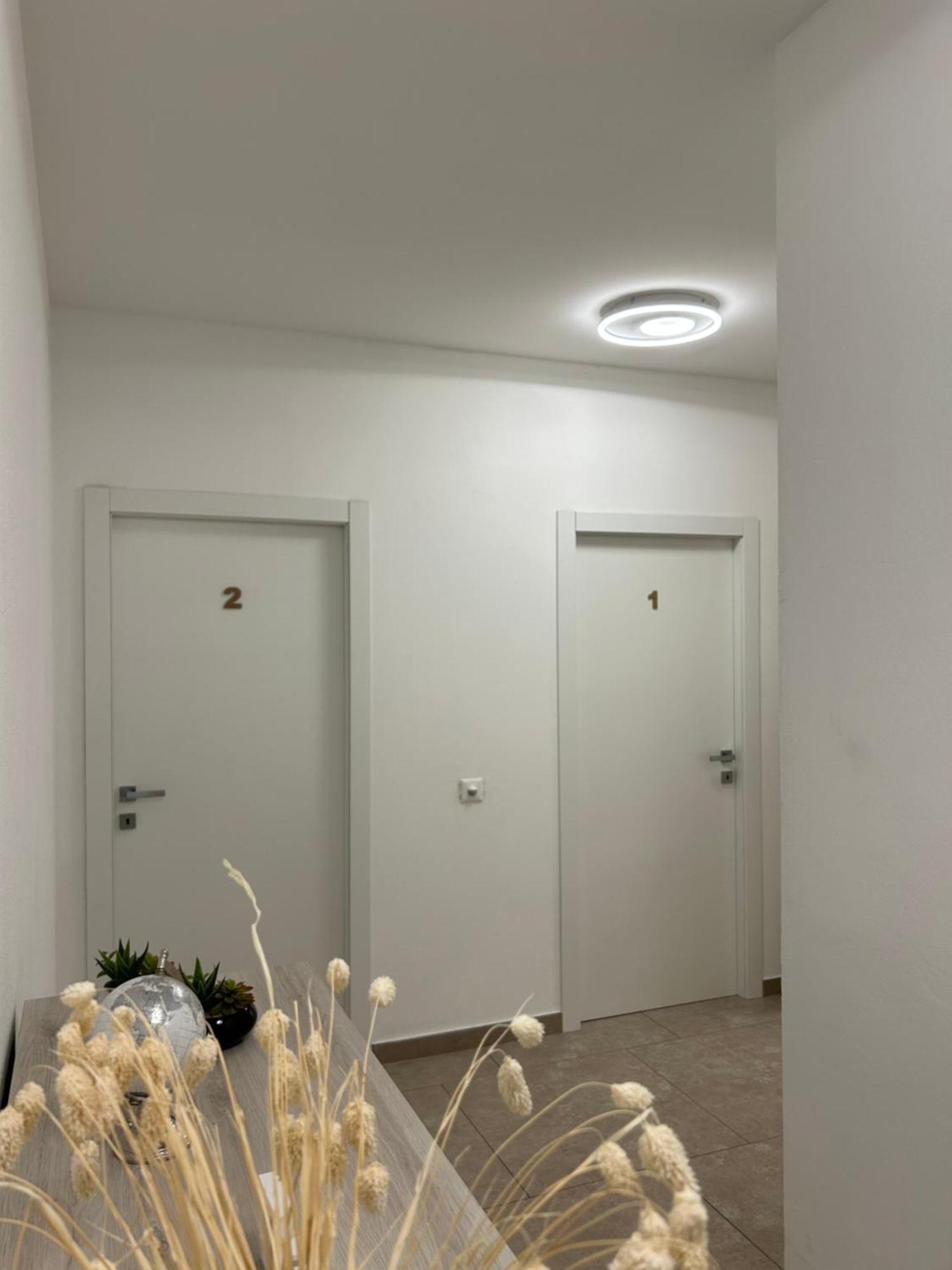 *Veranda'S Rooms* - Free Parking In Central Lugano Buitenkant foto