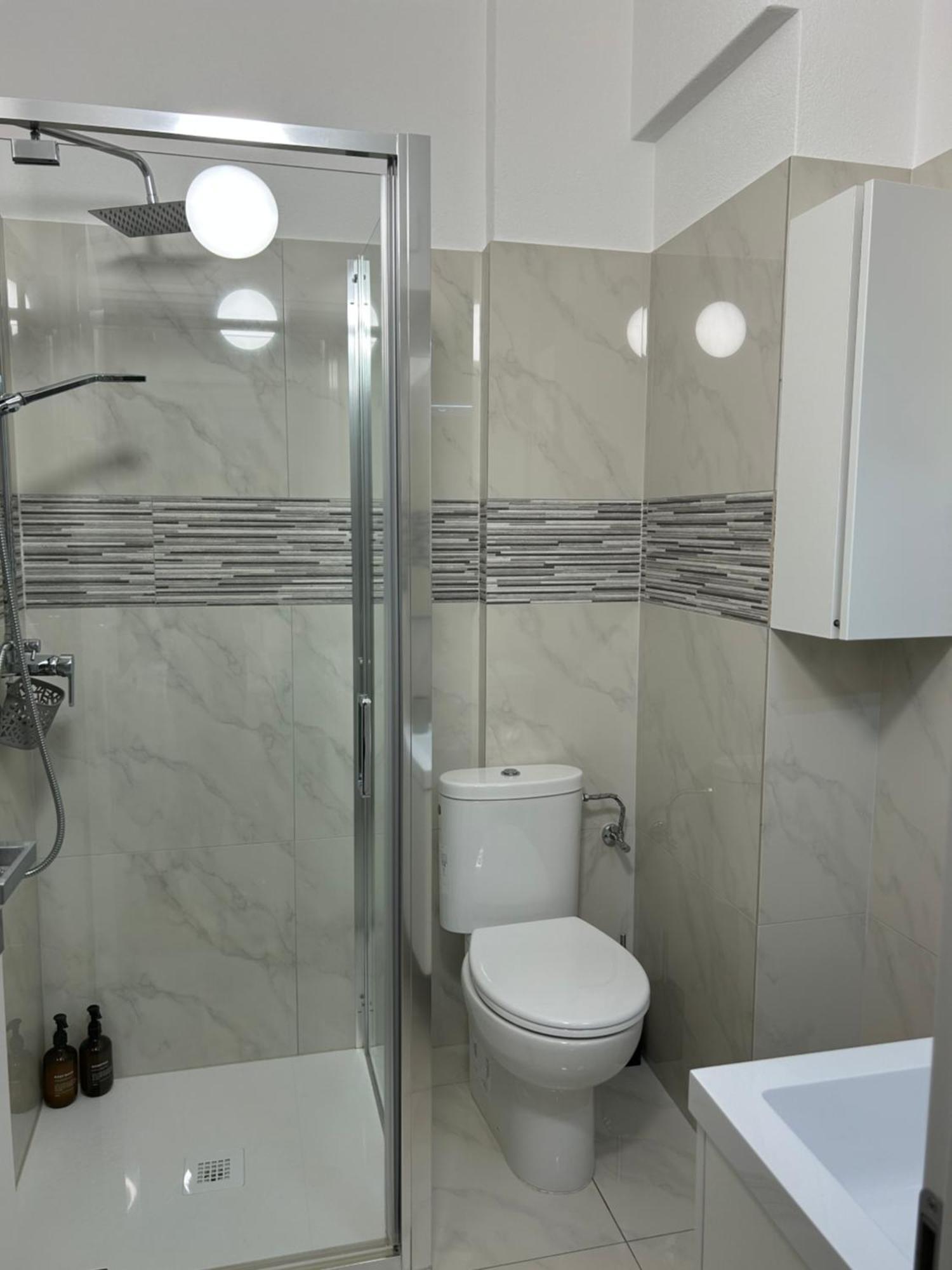 *Veranda'S Rooms* - Free Parking In Central Lugano Buitenkant foto